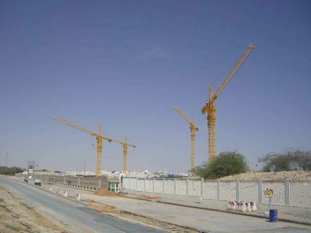 QTZ125 tower crane in Dubai